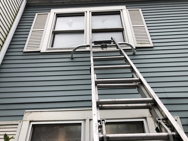 Danbury condo in need of replacement windows
